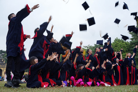 thuê áo tốt nghiệp nghiepj giá rẽ